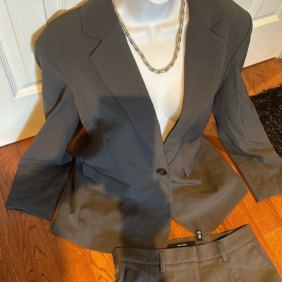 Vero Moda Solid Grey Two Piece blazer trouser set Sz Medium - Picture 4 of 16